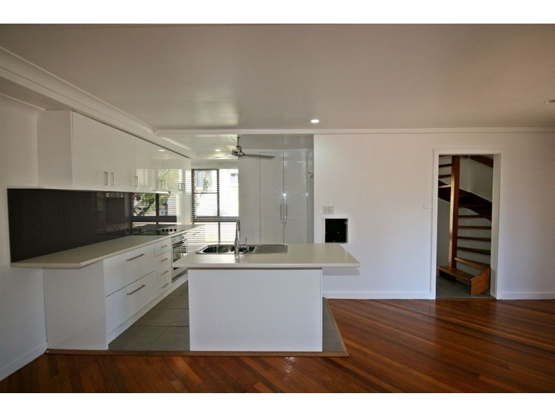 6/3 Beach Road, Cannonvale QLD 4802