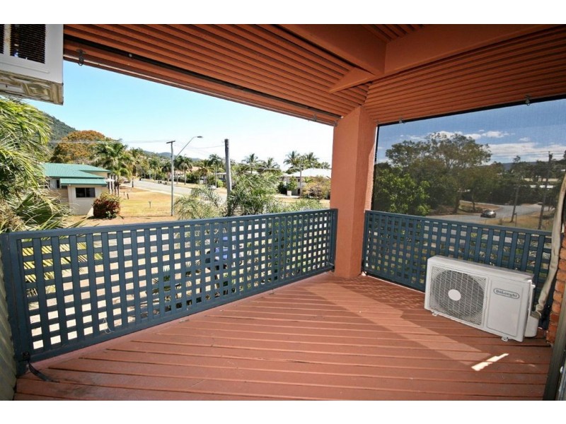 6/3 Beach Road, Cannonvale QLD 4802