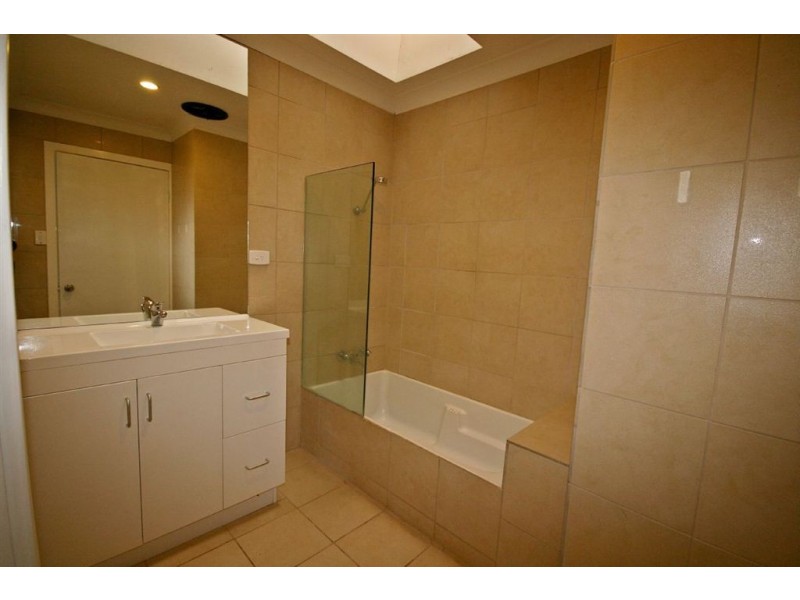 6/3 Beach Road, Cannonvale QLD 4802