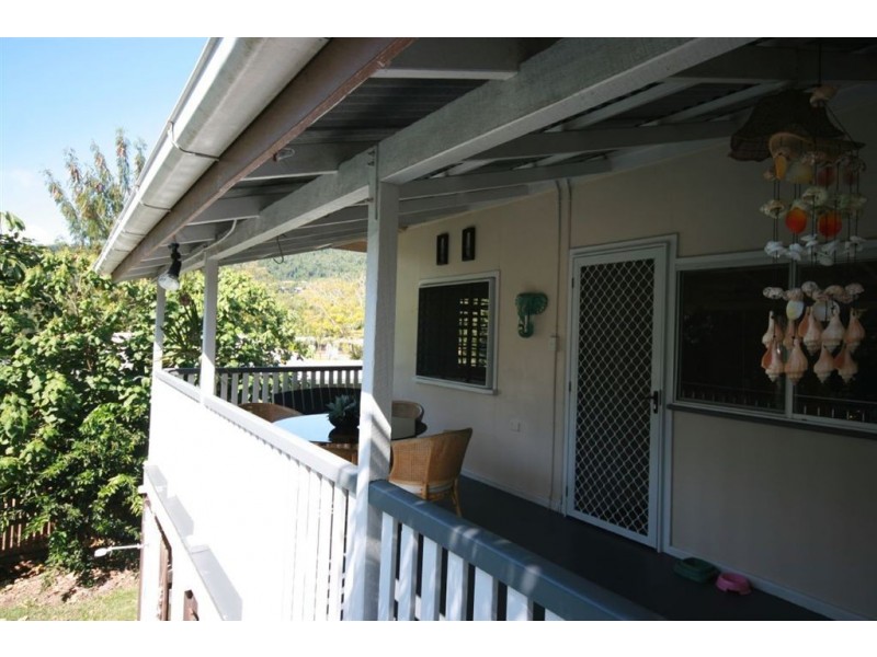 15 Balaka Street, Cannonvale QLD 4802