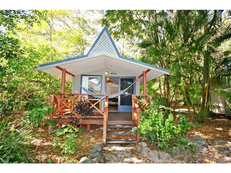 16/Lot P Palm Bay, Long Island QLD 4741