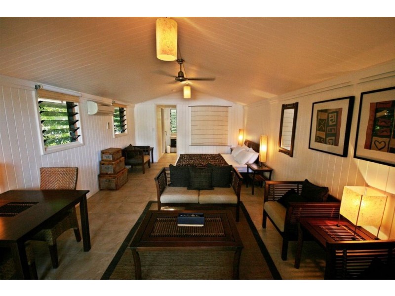 16/Lot P Palm Bay, Long Island QLD 4741
