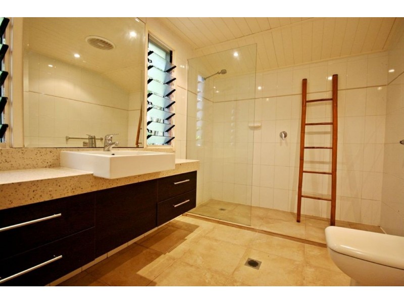 16/Lot P Palm Bay, Long Island QLD 4741