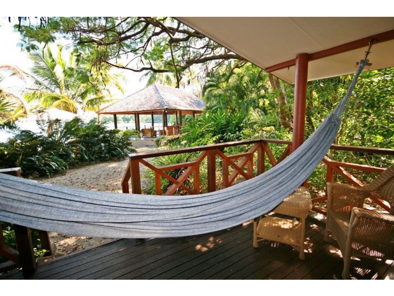 16/Lot P Palm Bay, Long Island QLD 4741