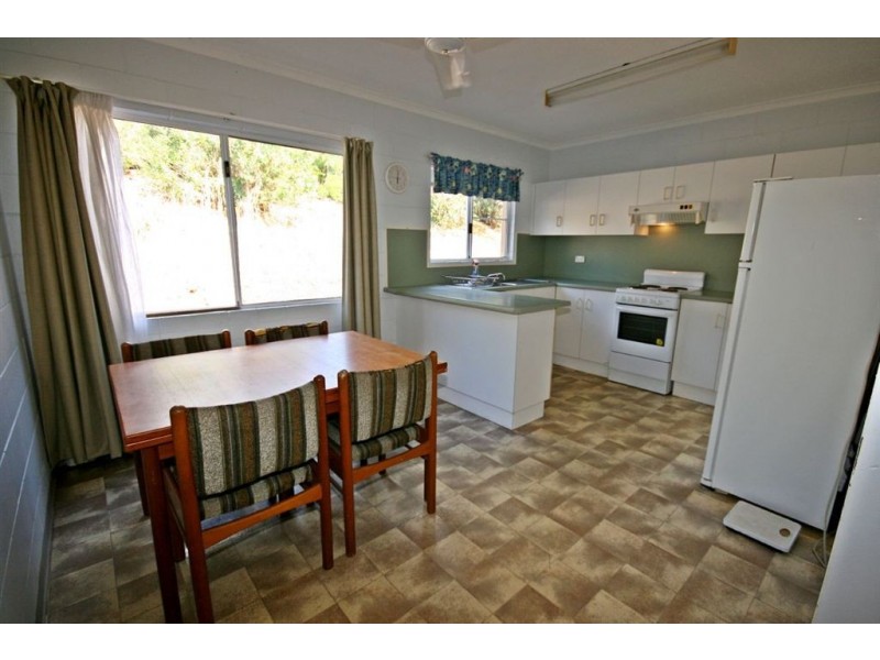 16/3 Eshelby Drive, Cannonvale QLD 4802