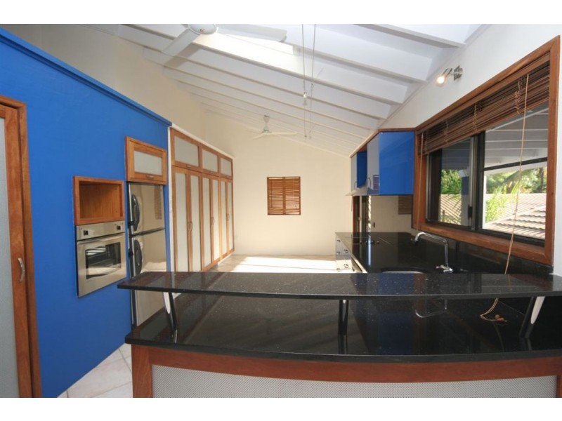 7 Iluka Street, Cannonvale QLD 4802