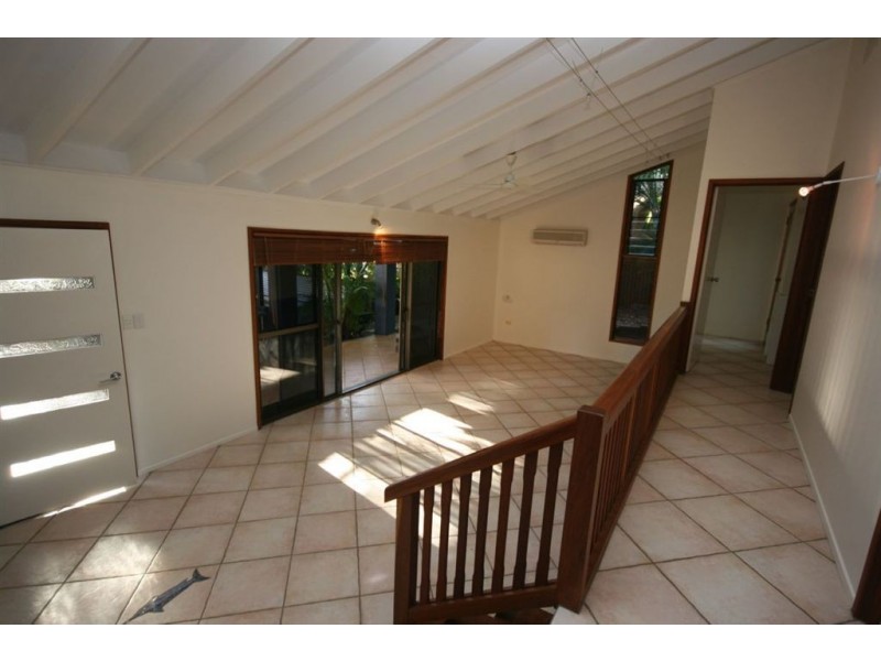 7 Iluka Street, Cannonvale QLD 4802
