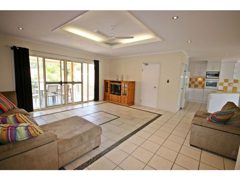 28/24 Beach Road, Cannonvale QLD 4802