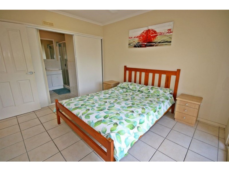 28/24 Beach Road, Cannonvale QLD 4802