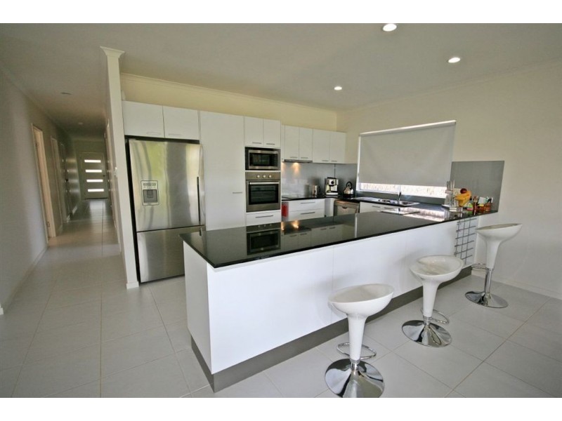 15 Waite Creek Court, Cannonvale QLD 4802