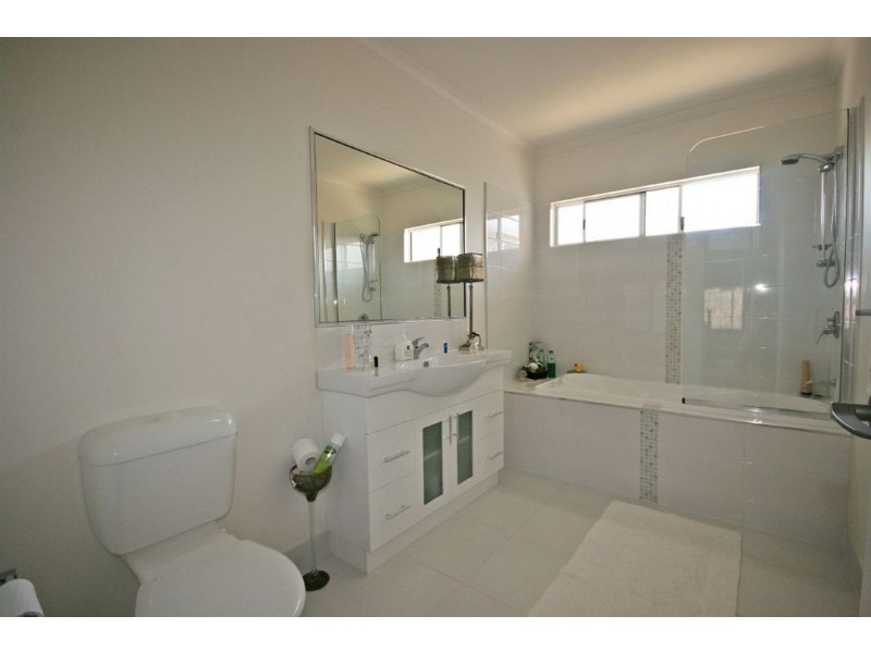 15 Waite Creek Court, Cannonvale QLD 4802