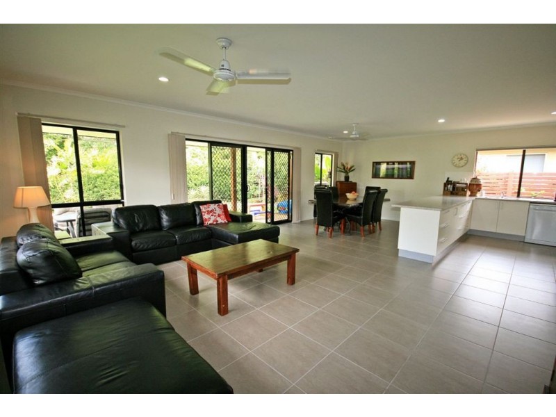 12 Waite Creek Court, Cannonvale QLD 4802