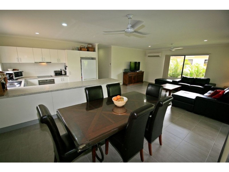 12 Waite Creek Court, Cannonvale QLD 4802