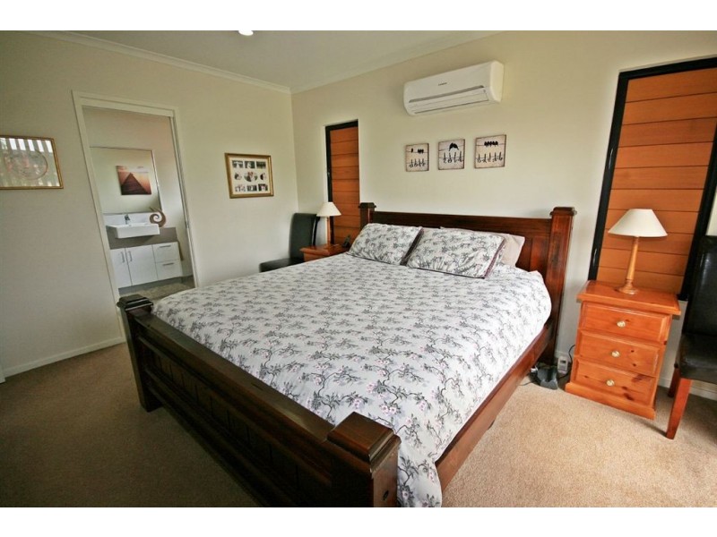 12 Waite Creek Court, Cannonvale QLD 4802