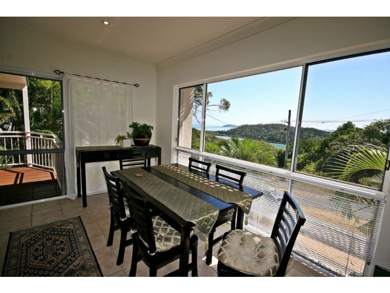 14 Passage Avenue, Shute Harbour QLD 4802
