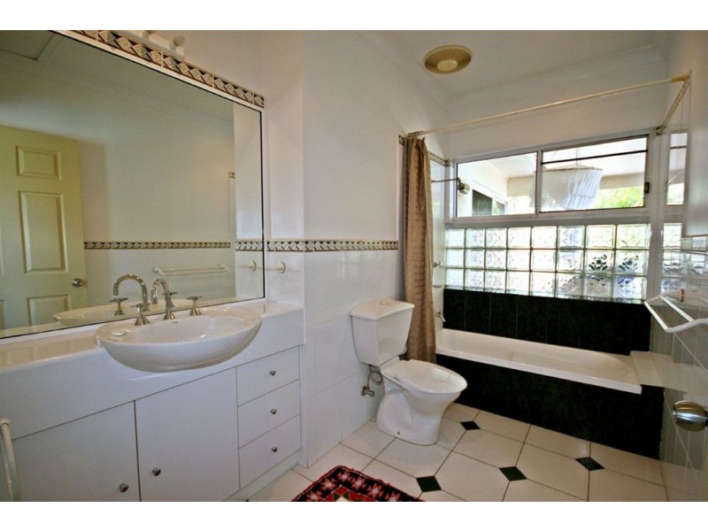 14 Passage Avenue, Shute Harbour QLD 4802