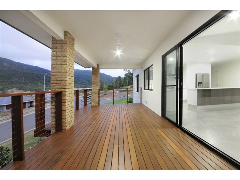 2 Scarlet Gum Crescent, Cannonvale QLD 4802