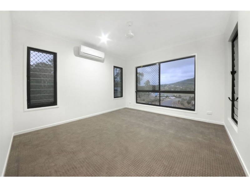 2 Scarlet Gum Crescent, Cannonvale QLD 4802