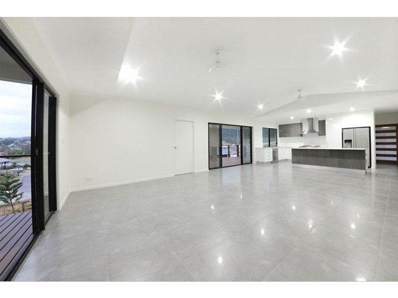 2 Scarlet Gum Crescent, Cannonvale QLD 4802