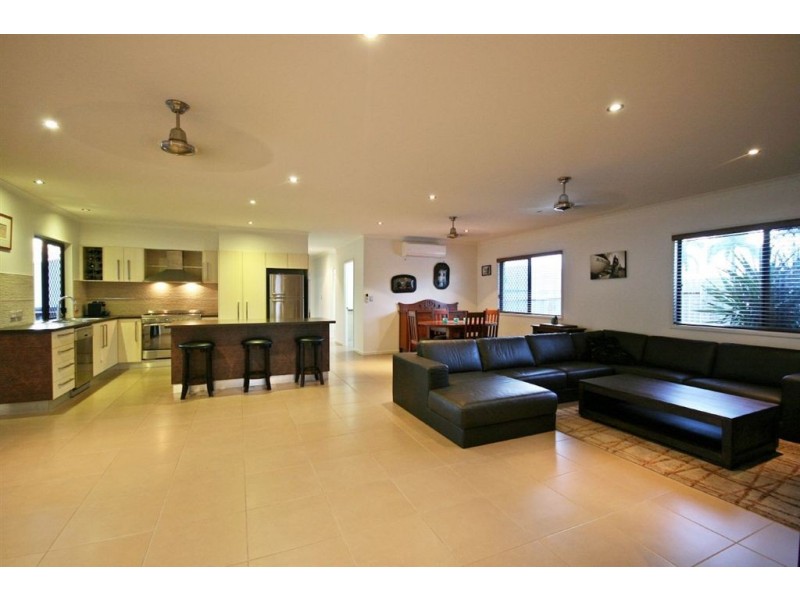 3 Jonquill Court, Cannonvale QLD 4802