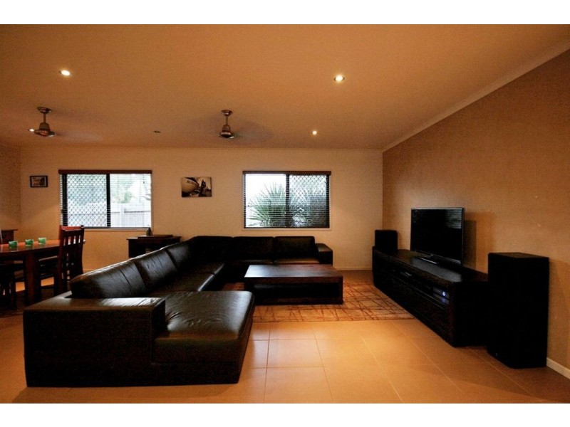 3 Jonquill Court, Cannonvale QLD 4802