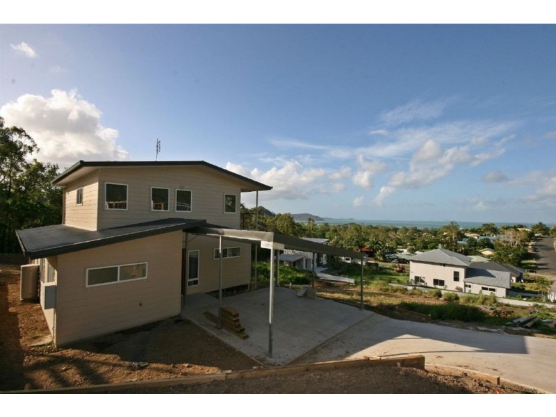 9/13 Border Drive, Cannonvale QLD 4802