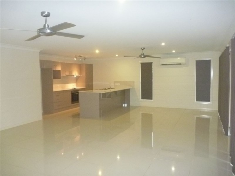 23 Endeavour Circuit, Cannonvale QLD 4802