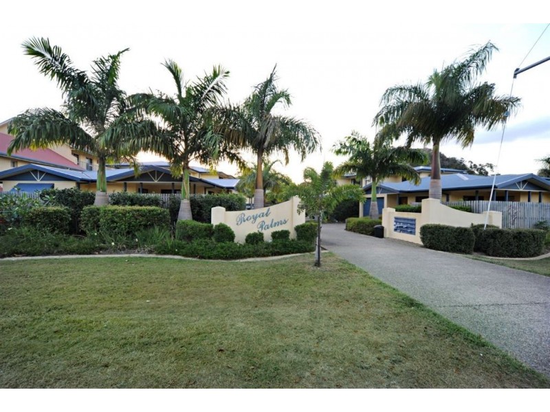 13/16 Beach Road, Cannonvale QLD 4802