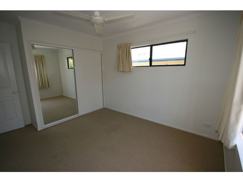 13/16 Beach Road, Cannonvale QLD 4802