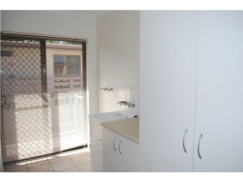 13/16 Beach Road, Cannonvale QLD 4802