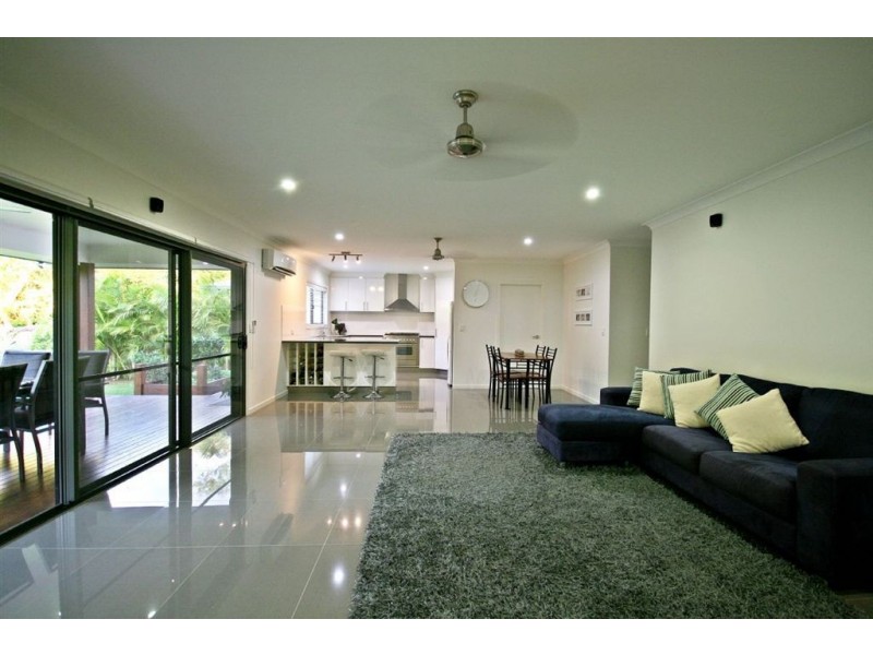 32 Waite Creek Court, Cannonvale QLD 4802