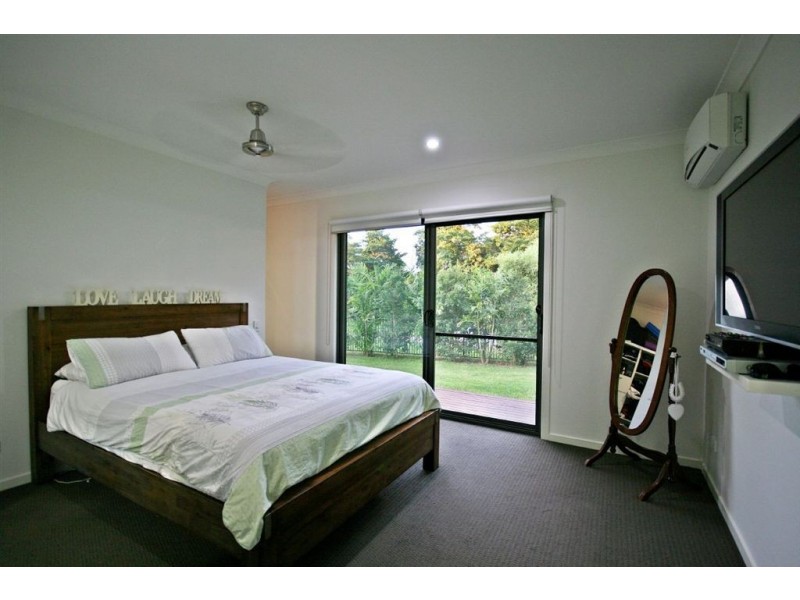 32 Waite Creek Court, Cannonvale QLD 4802