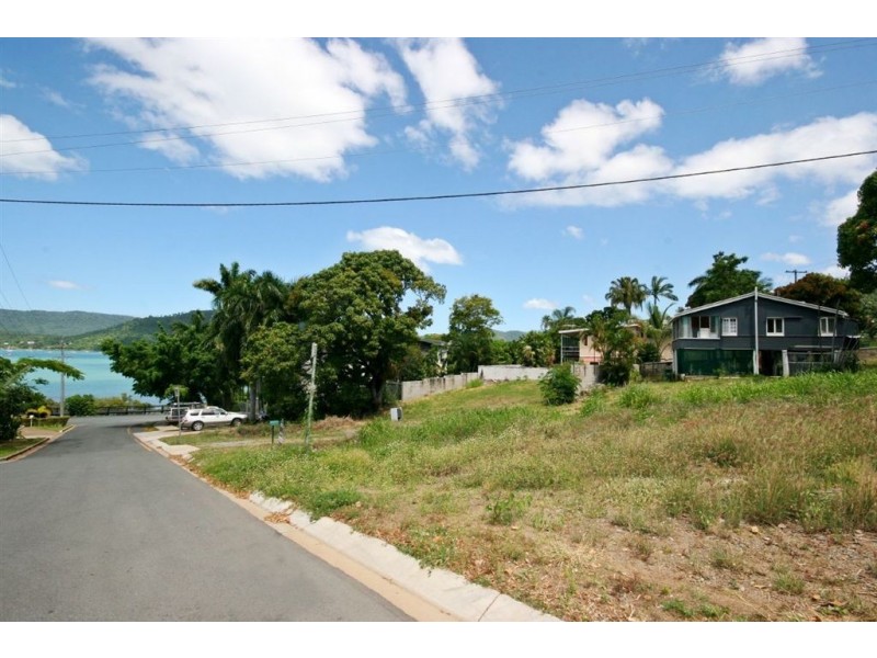 2 Mazlin Street, Airlie Beach QLD 4802