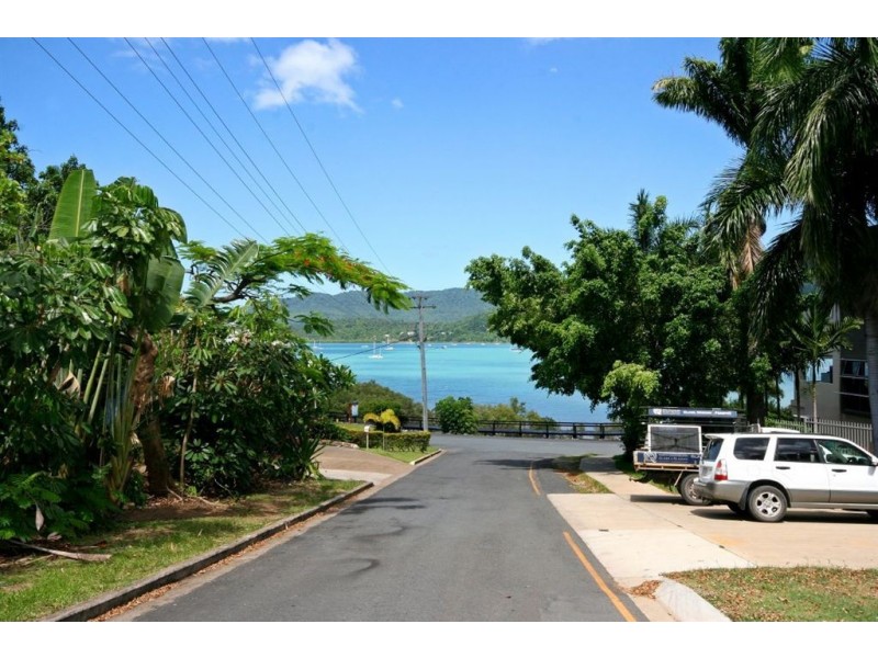 2 Mazlin Street, Airlie Beach QLD 4802
