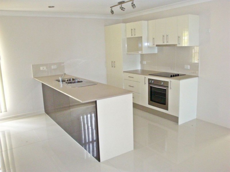 75 Parker Road, Cannonvale QLD 4802