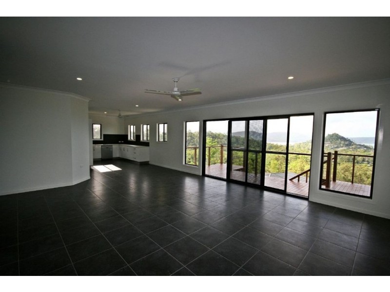 14/13 Border Drive, Cannonvale QLD 4802