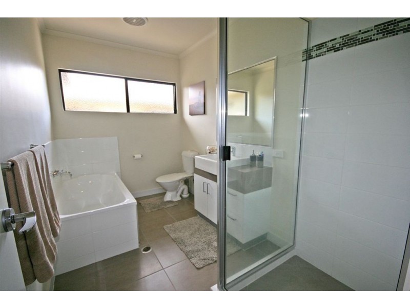 12 Waite Creek Court, Cannonvale QLD 4802