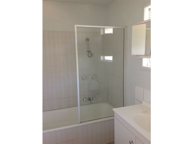 1 Beach Road, Cannonvale QLD 4802
