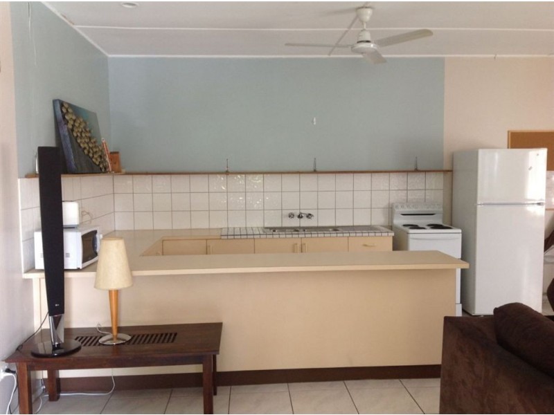 1 Beach Road, Cannonvale QLD 4802