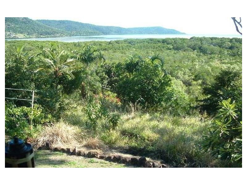 27 Macarthur Drive, Cannonvale QLD 4802