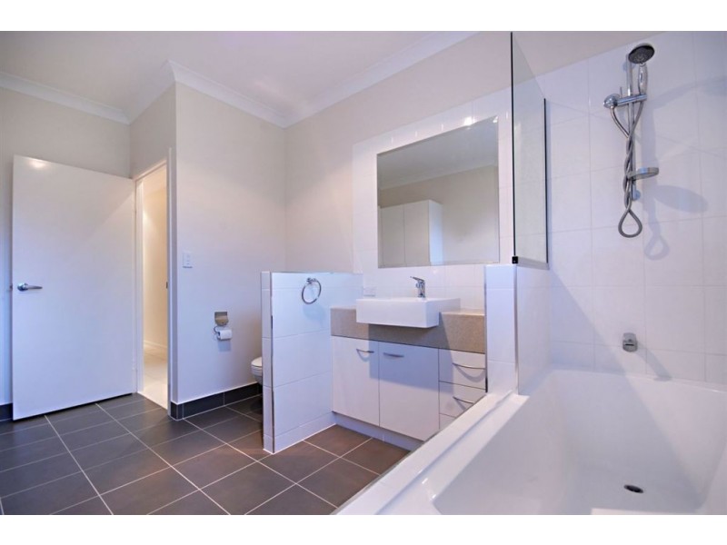 8 Armada Crescent, Jubilee Pocket QLD 4802