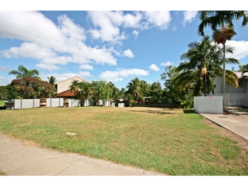 13 Tropic Road, Cannonvale QLD 4802
