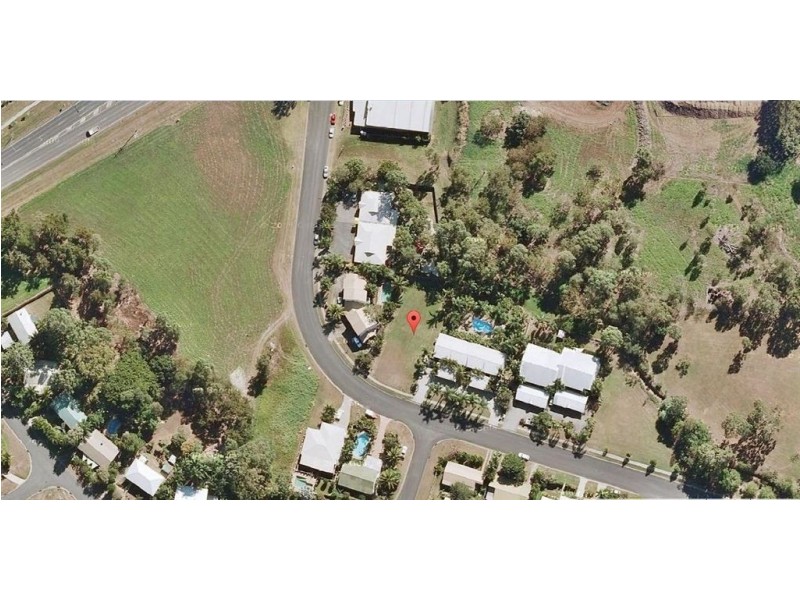 13 Tropic Road, Cannonvale QLD 4802