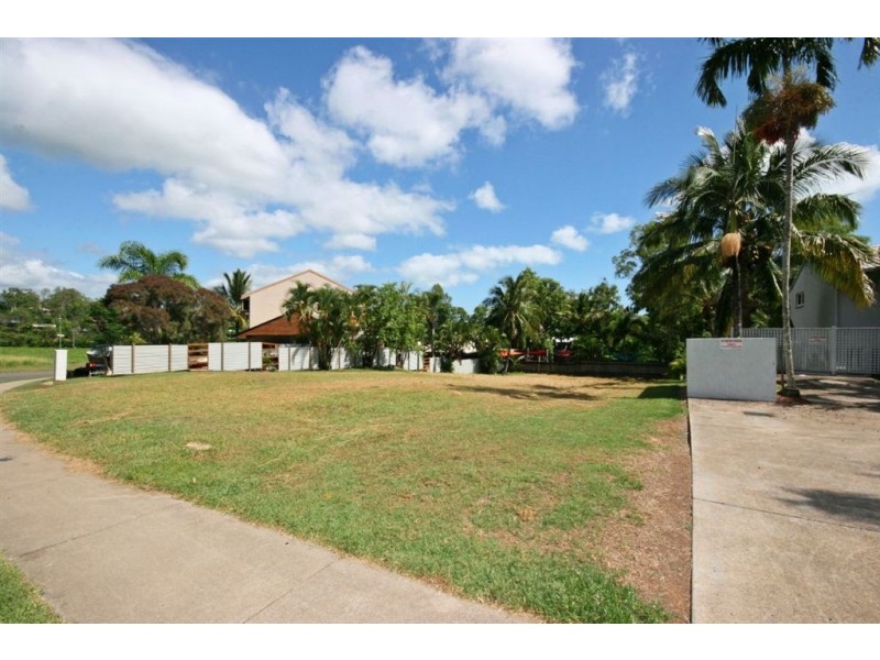 13 Tropic Road, Cannonvale QLD 4802