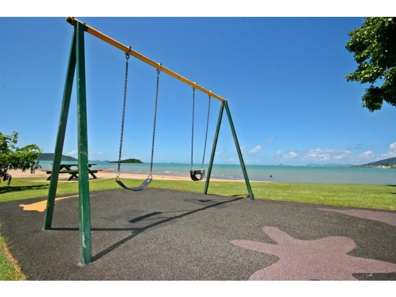 13 Tropic Road, Cannonvale QLD 4802