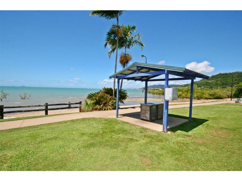 13 Tropic Road, Cannonvale QLD 4802