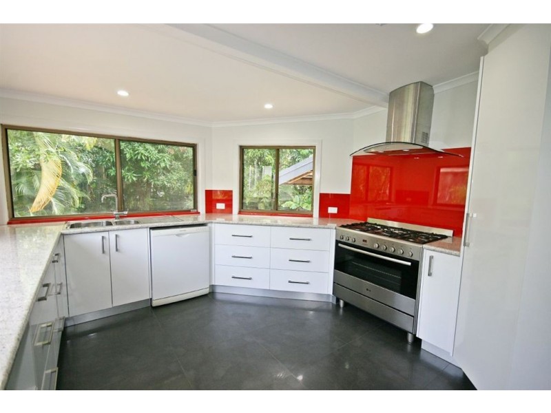 30 STEWART DRIVE, Cannonvale QLD 4802