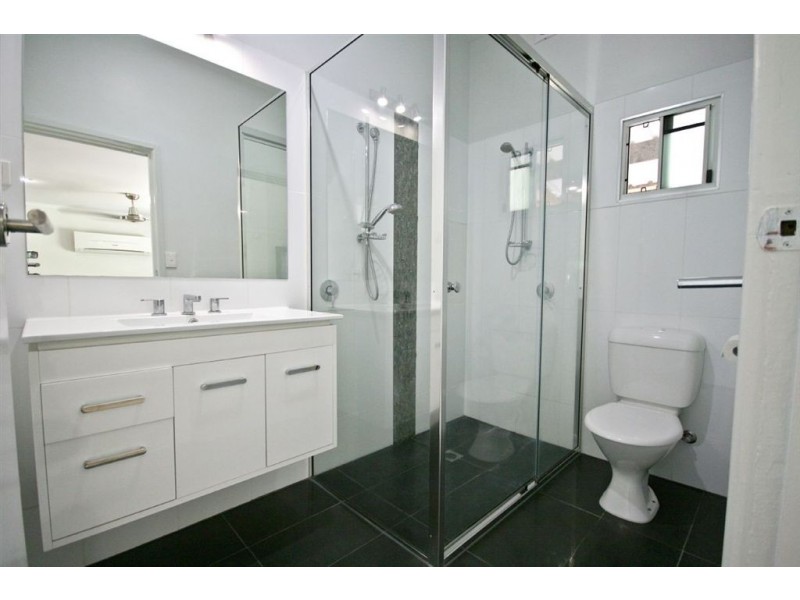 30 STEWART DRIVE, Cannonvale QLD 4802