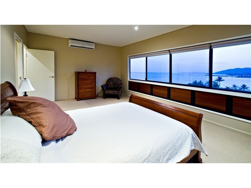 6 Palm Drive, Cannonvale QLD 4802