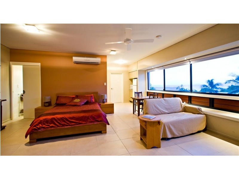 6 Palm Drive, Cannonvale QLD 4802